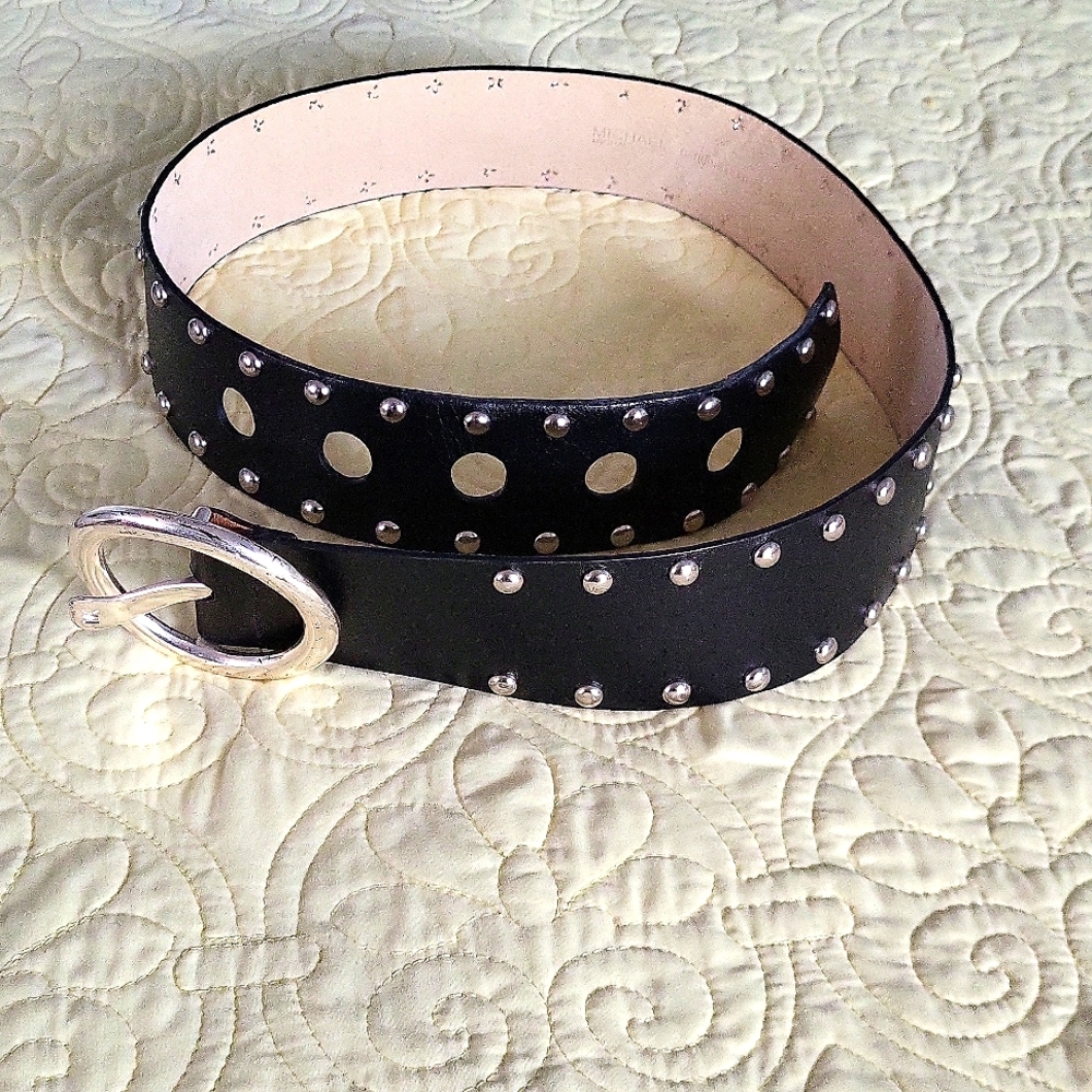 Black Michael Kors belt.